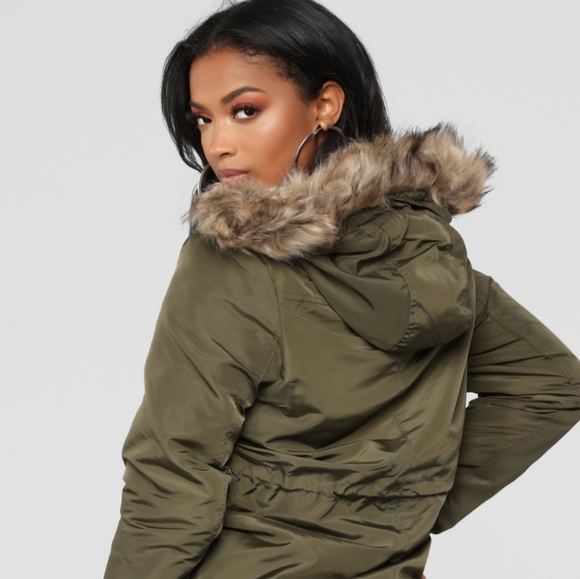 Gorgeous Green 🌲🍂 Fur Trim 🦁 Jacket - Picture 2 of 6